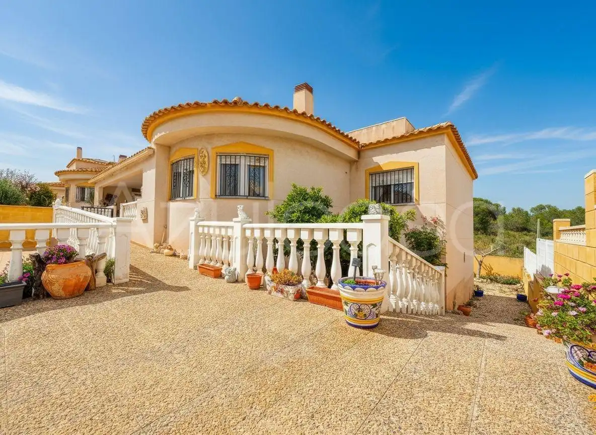 Vista exterior de Casa o chalet en venta en Castalla con Jardín privado, Terraza y Trastero