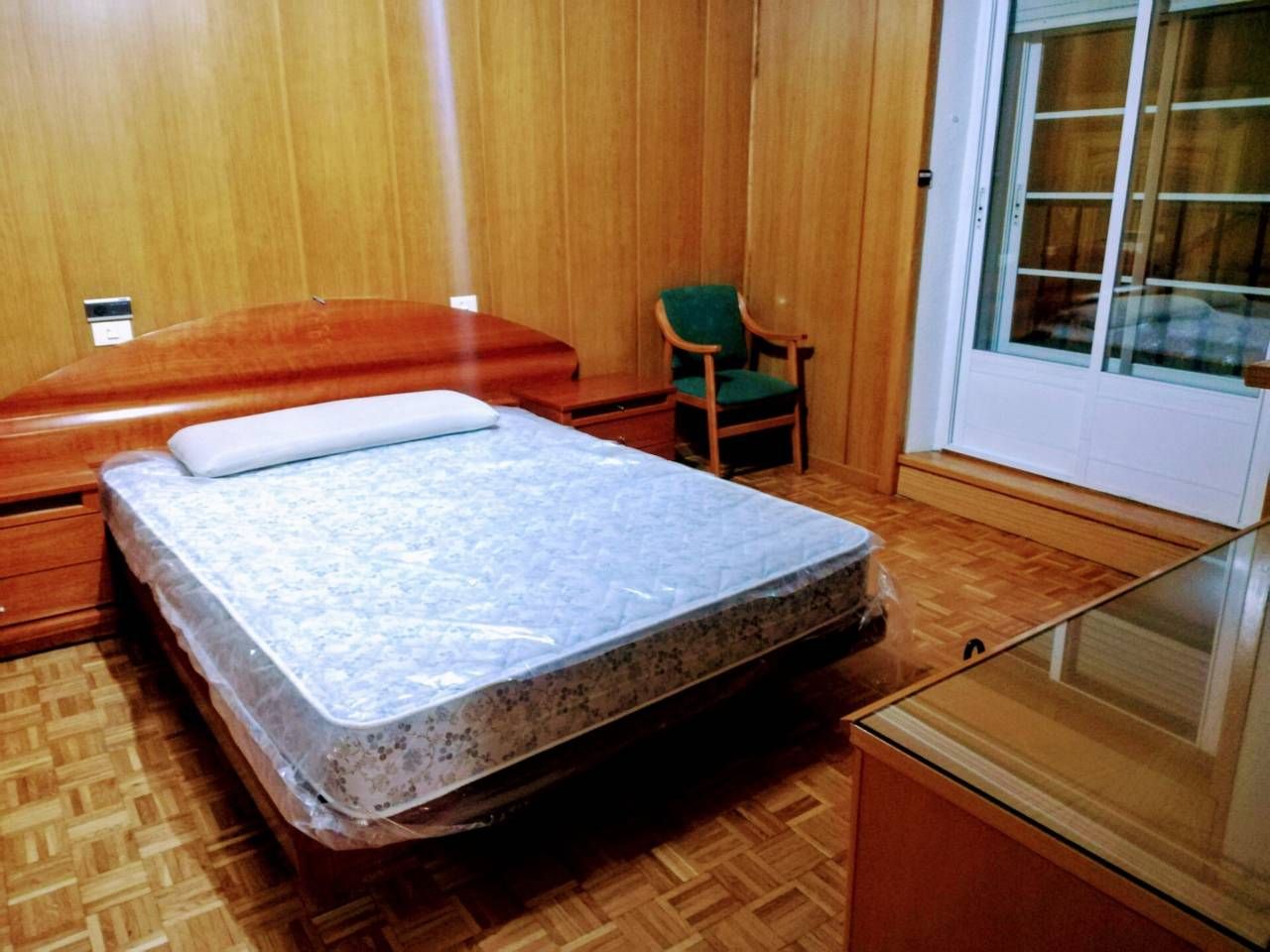 Bedroom of Apartment for sale in Burgos Capital  with Heating, Parquet flooring and Furnished