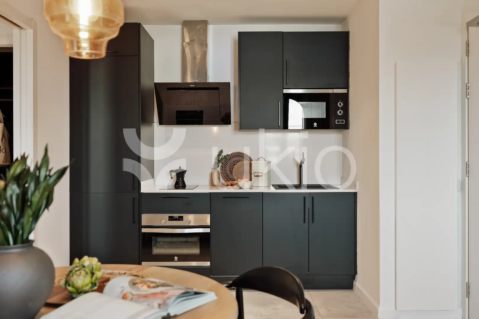 Cuina de Apartament de lloguer en Barcelona amb Aire condicionat, Calefacció i Moblat