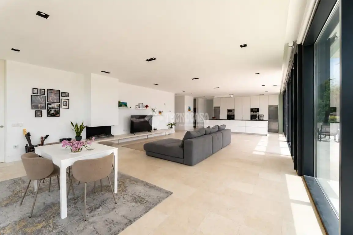 Sala d'estar de Casa o xalet en venda en Torrelodones amb Aire condicionat, Calefacció i Jardí privat