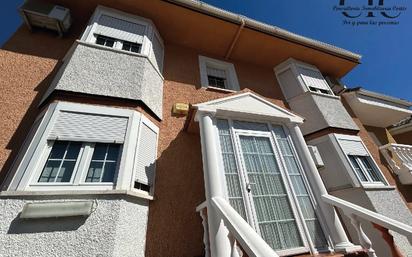 Exterior view of House or chalet for sale in Torrejón de la Calzada  with Air Conditioner, Heating and Terrace