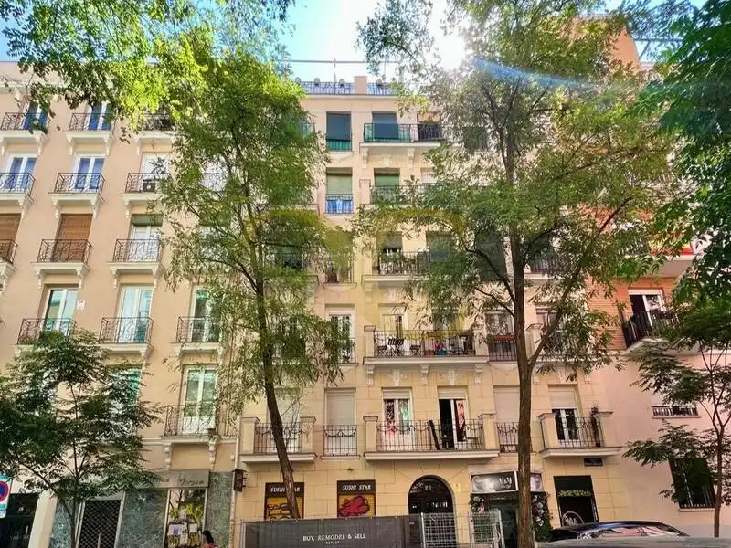 Appartement compact avec ascenseur à vendre à Calle de Fernán González
