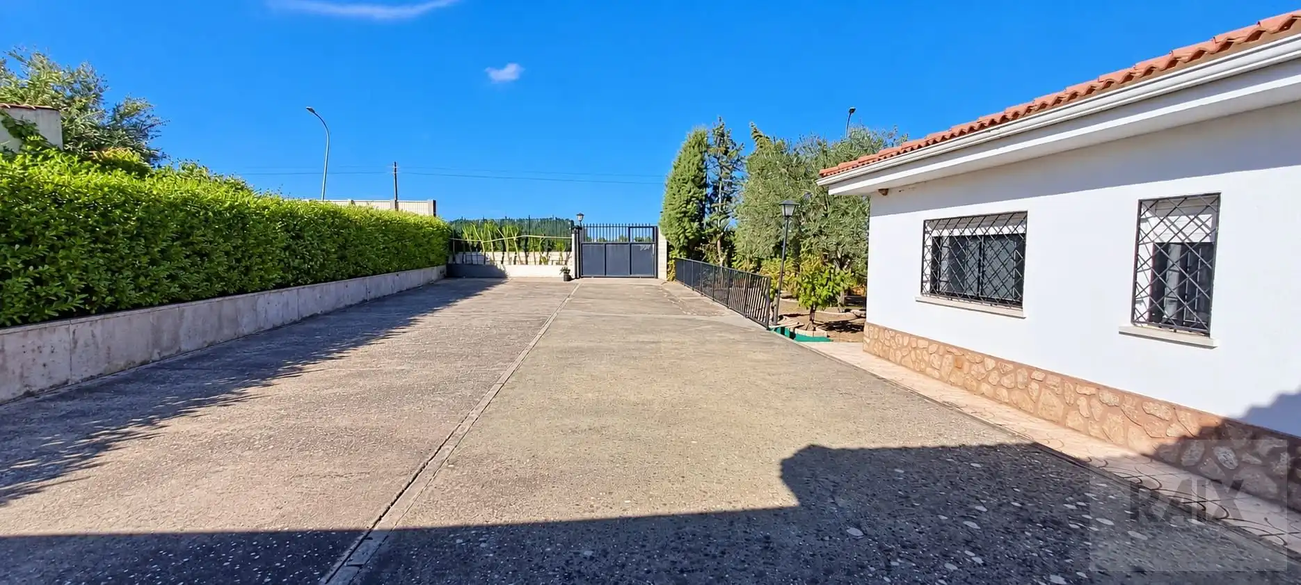 Exterior view of Houses for sale in Colmenar de Oreja, Madrid