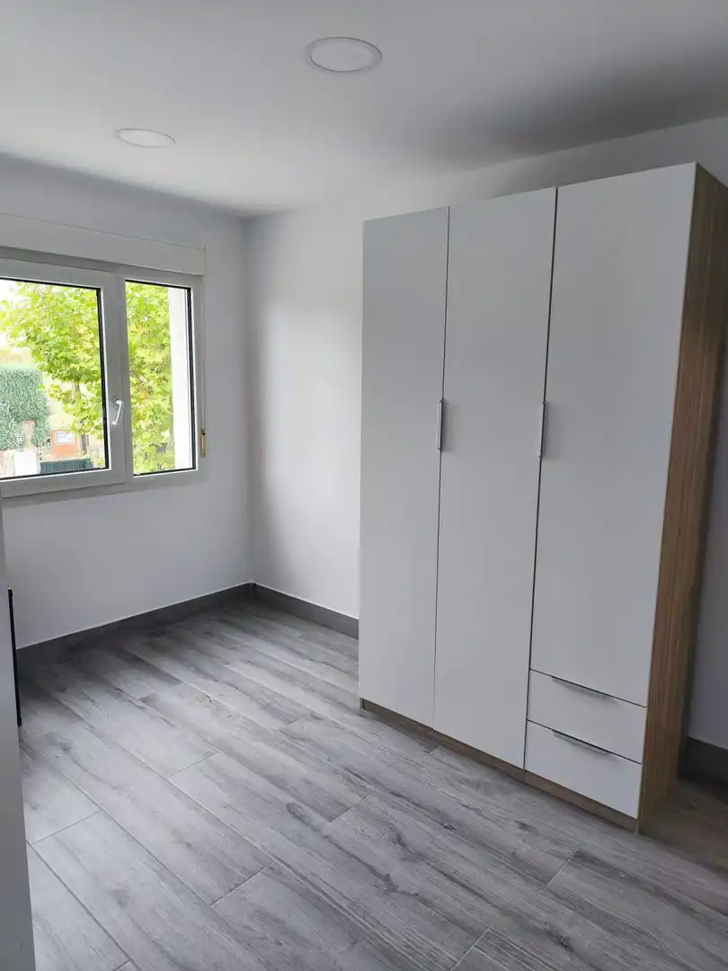 Bedroom of Flat for share in Villaviciosa de Odón  with Air Conditioner, Heating and Furnished