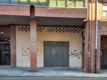Local comercial en venda a Calle Húsar Tiburcio