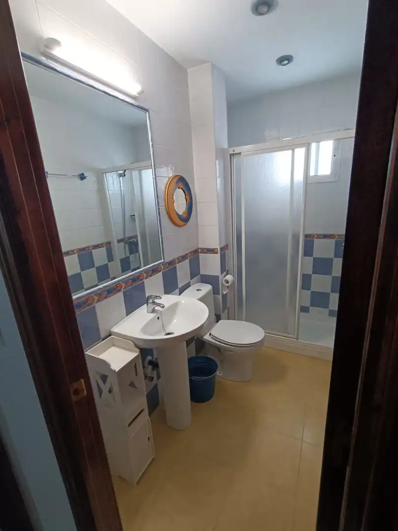 Badezimmer von Wohnung zur Miete in Jaén mit Klimaanlage, Terrasse und Möbliert