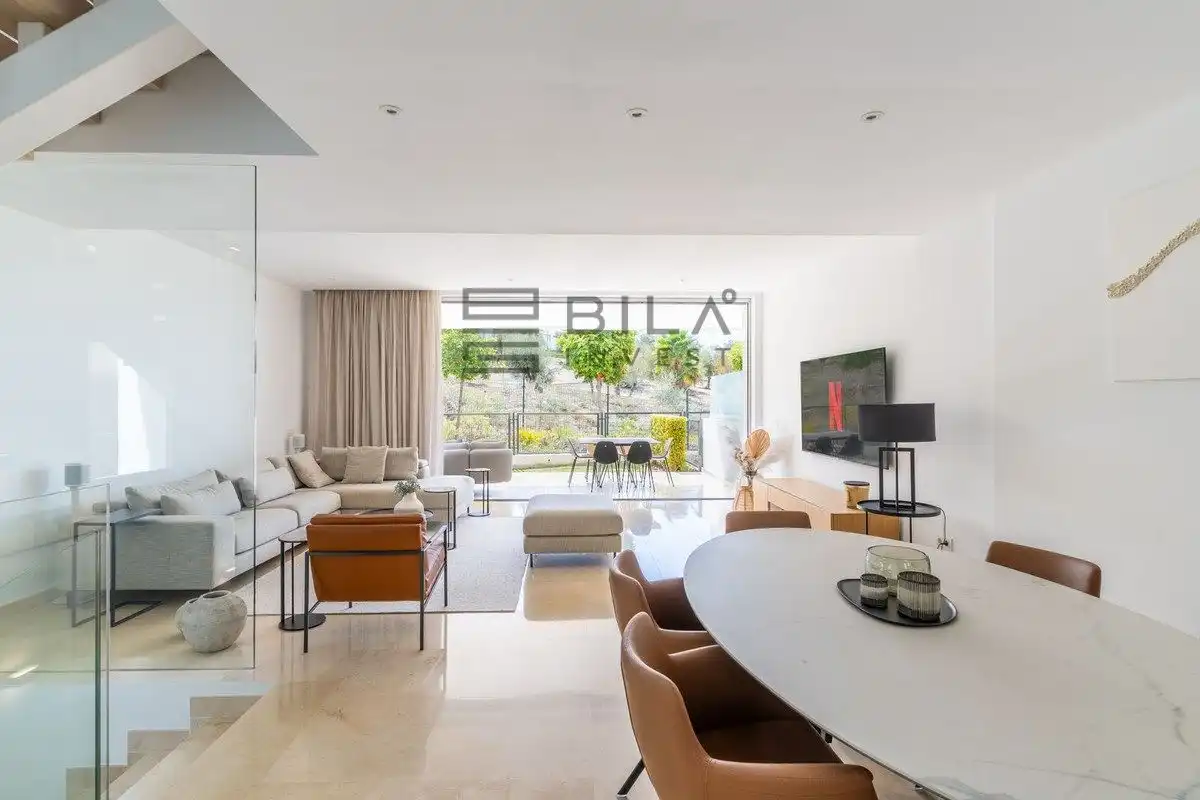 Casa adosada en venta en Las Encinas, Río Real