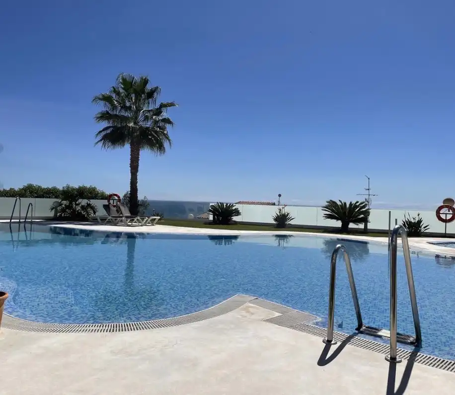 Piscina de Pis en venda en Fuengirola amb Aire condicionat, Terrassa i Traster