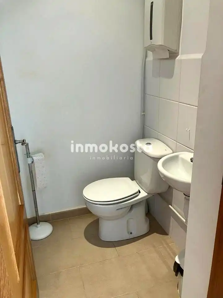 Local en venta en Oslo, Pueblo - Urbanizaciones