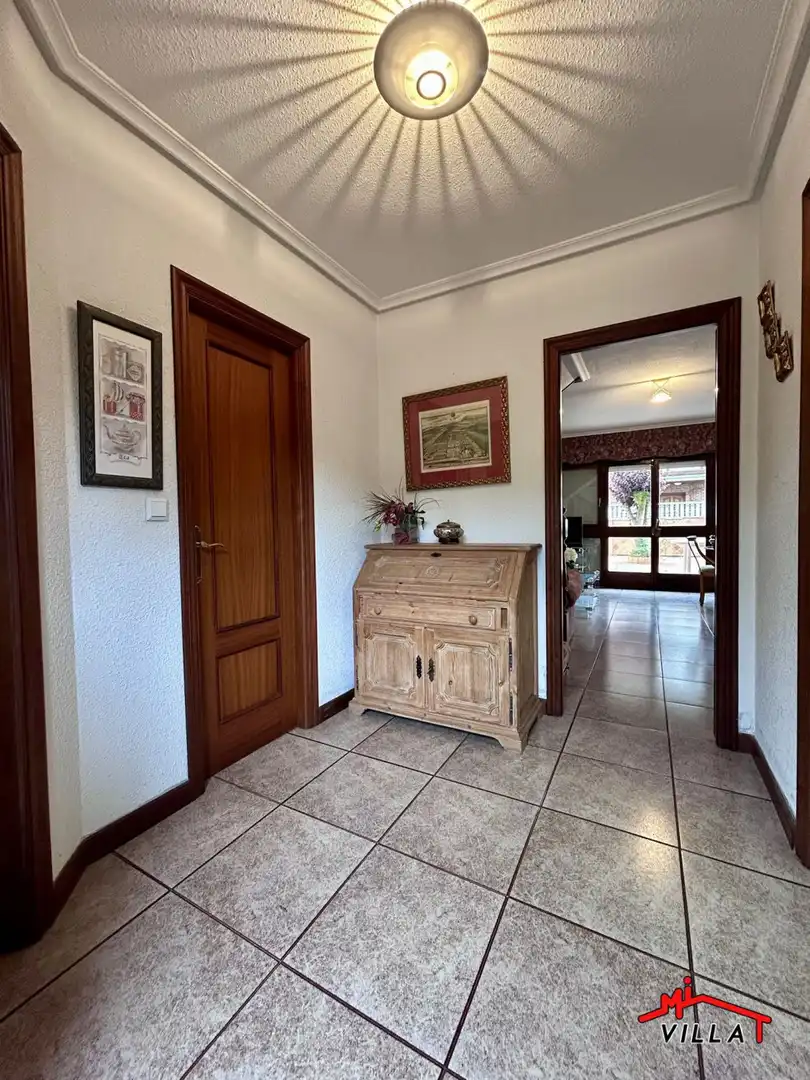 Casa adosada en venta en Laredo con Calefacción