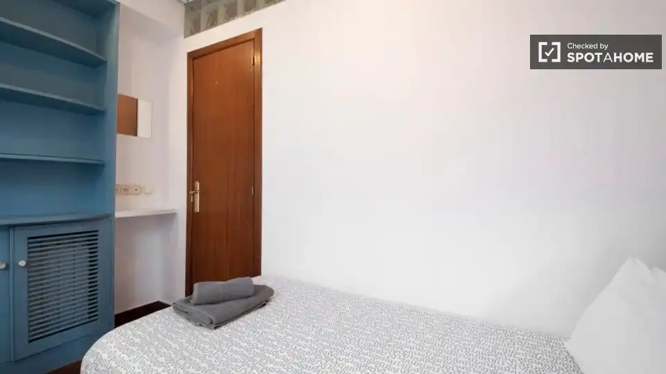 Room in Villabona