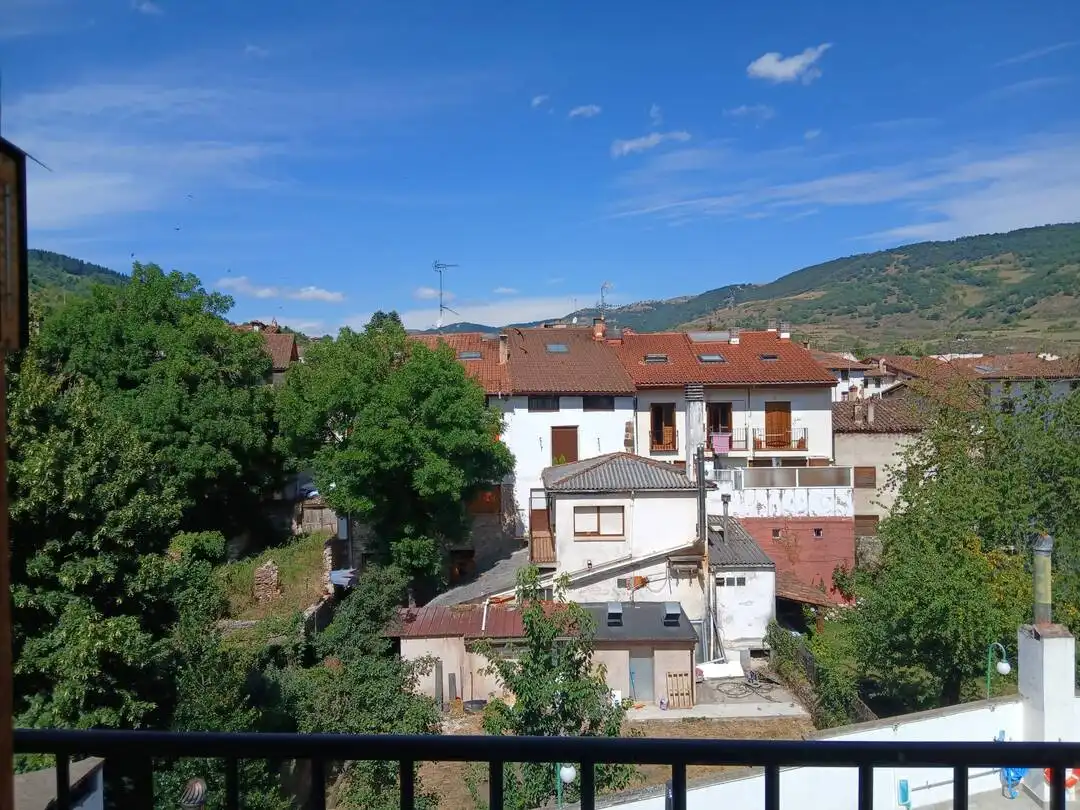 Vista exterior de Dúplex en venta en Ezcaray con Calefacción, Piscina y Balcón