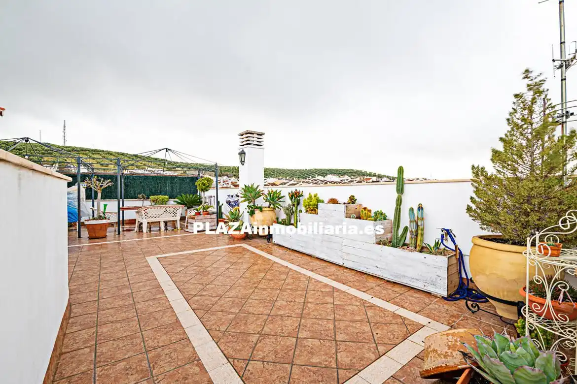 Jardín de Casa o chalet en venta en Lucena con Aire acondicionado, Trastero y Piscina