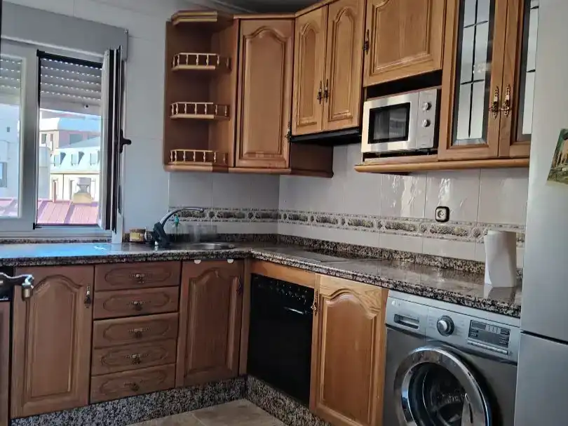 Cuina de Àtic en venda en León Capital  amb Balcó