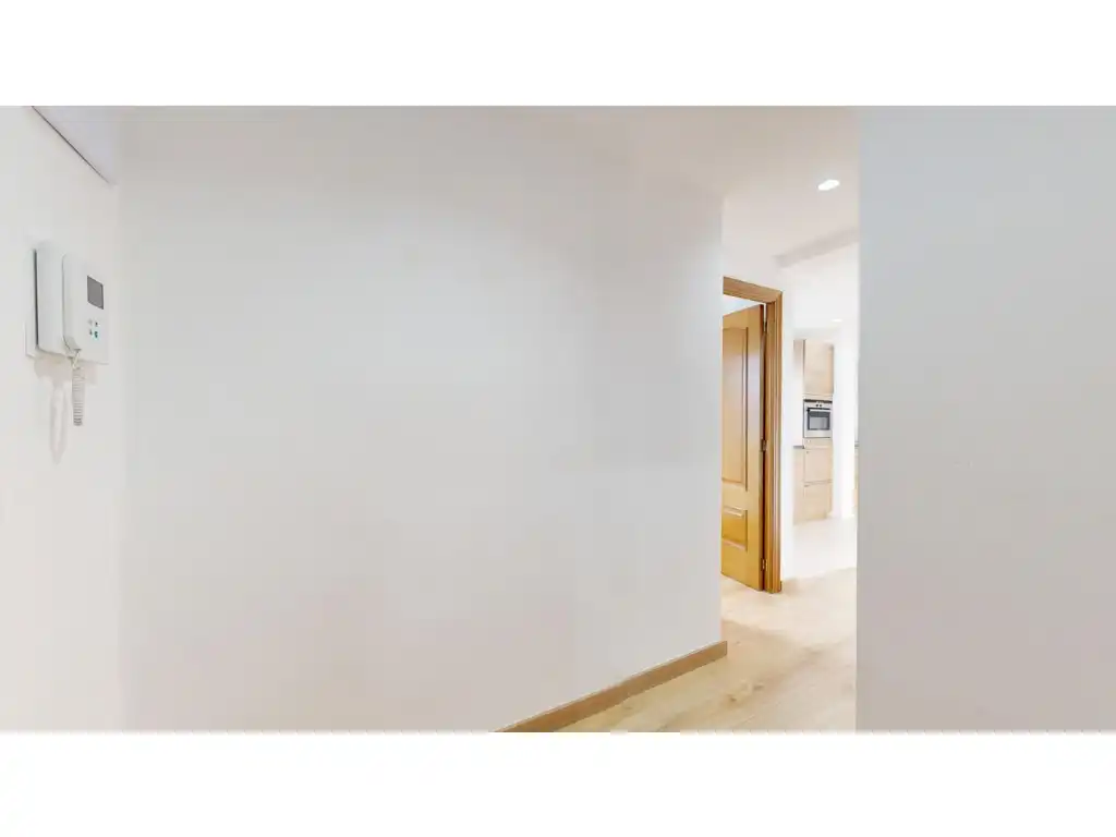 Flat for sale in Avenida Virgen Desamparados, Avenida de la Paz