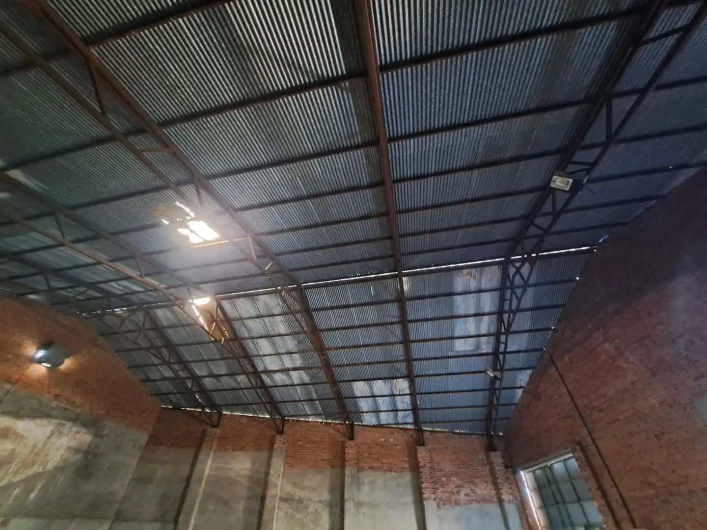 Vista exterior de Nave industrial en venta en Torrescárcela