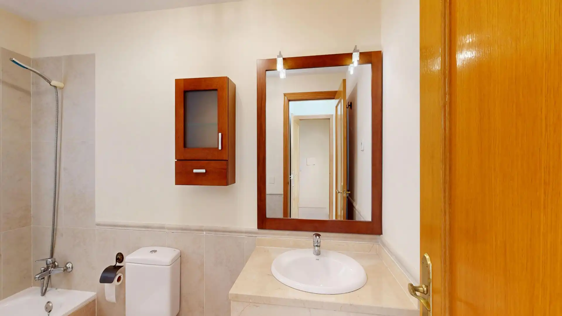 Baño de Piso en venta en Molina de Segura con Aire acondicionado, Terraza y Trastero