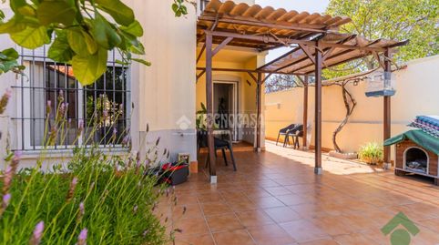 Foto 2 de Casa adosada en venta en Caballero Bonald - San José Obrero - Guadalcacín, Jerez de la Frontera