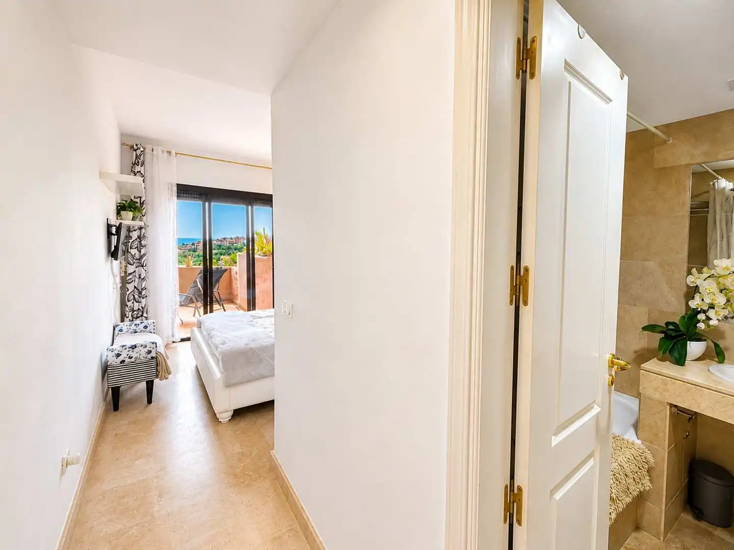 Habitación de Apartamento en venta en Manilva con Aire acondicionado, Calefacción y Terraza