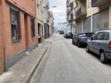 Individual to rent in Carles Rahola 17