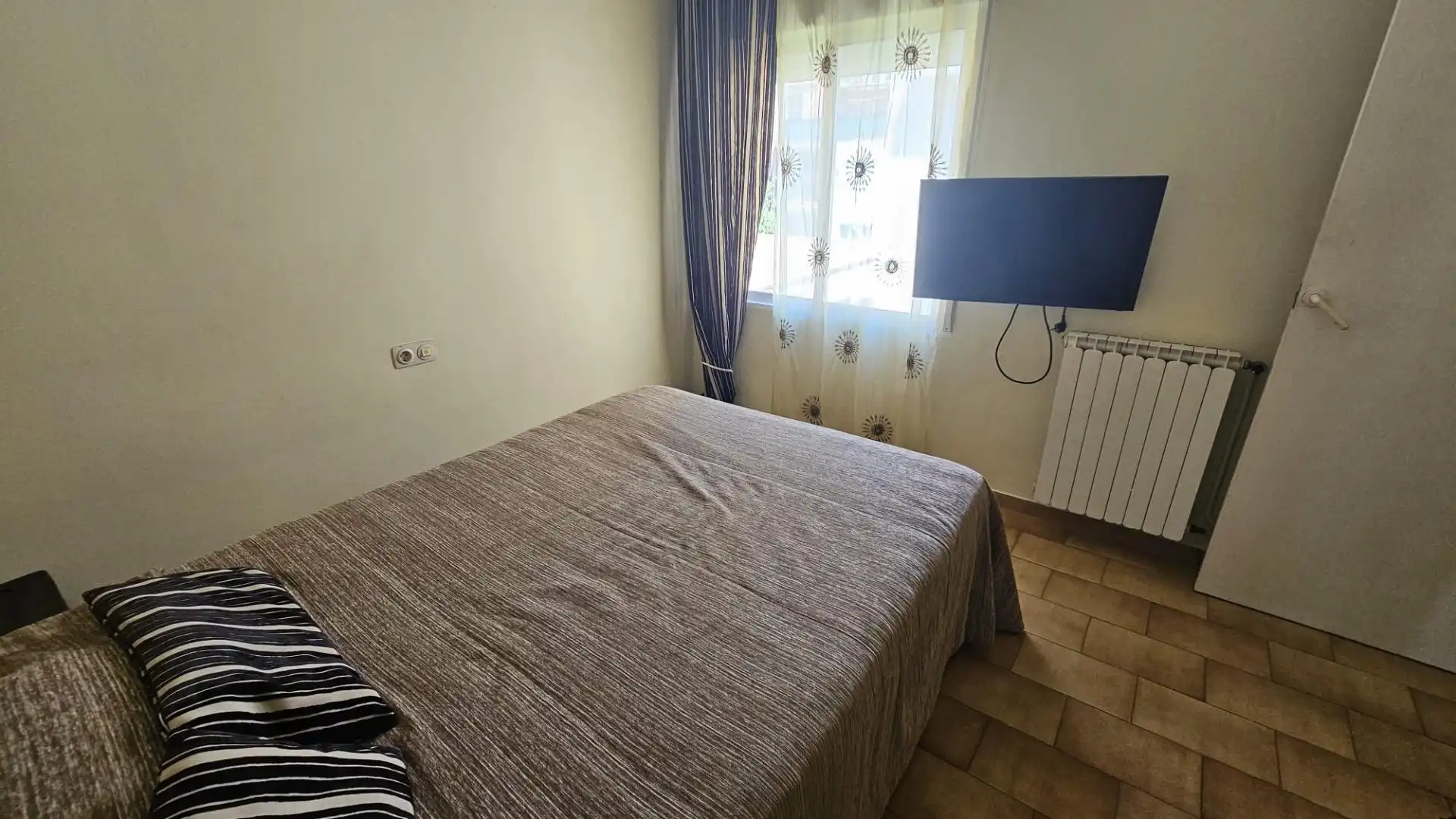 Habitación de Piso en venta en Pineda de Mar con Calefacción, Terraza y Balcón