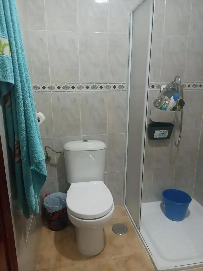 Bany de Planta baixa per a compartir en Jaén