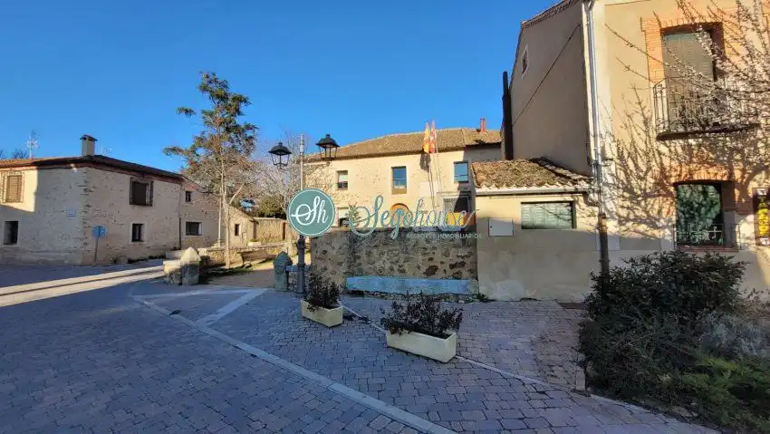 Vista exterior de Casa o chalet de alquiler en Navas de Riofrío con Calefacción y Balcón
