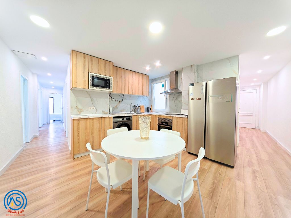 Cocina de Piso de alquiler en  Zaragoza Capital con Calefacción, Parquet y Terraza