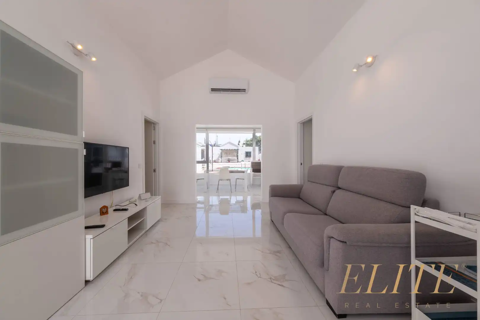Sala d'estar de Casa o xalet en venda en San Bartolomé de Tirajana amb Aire condicionat, Calefacció i Jardí privat
