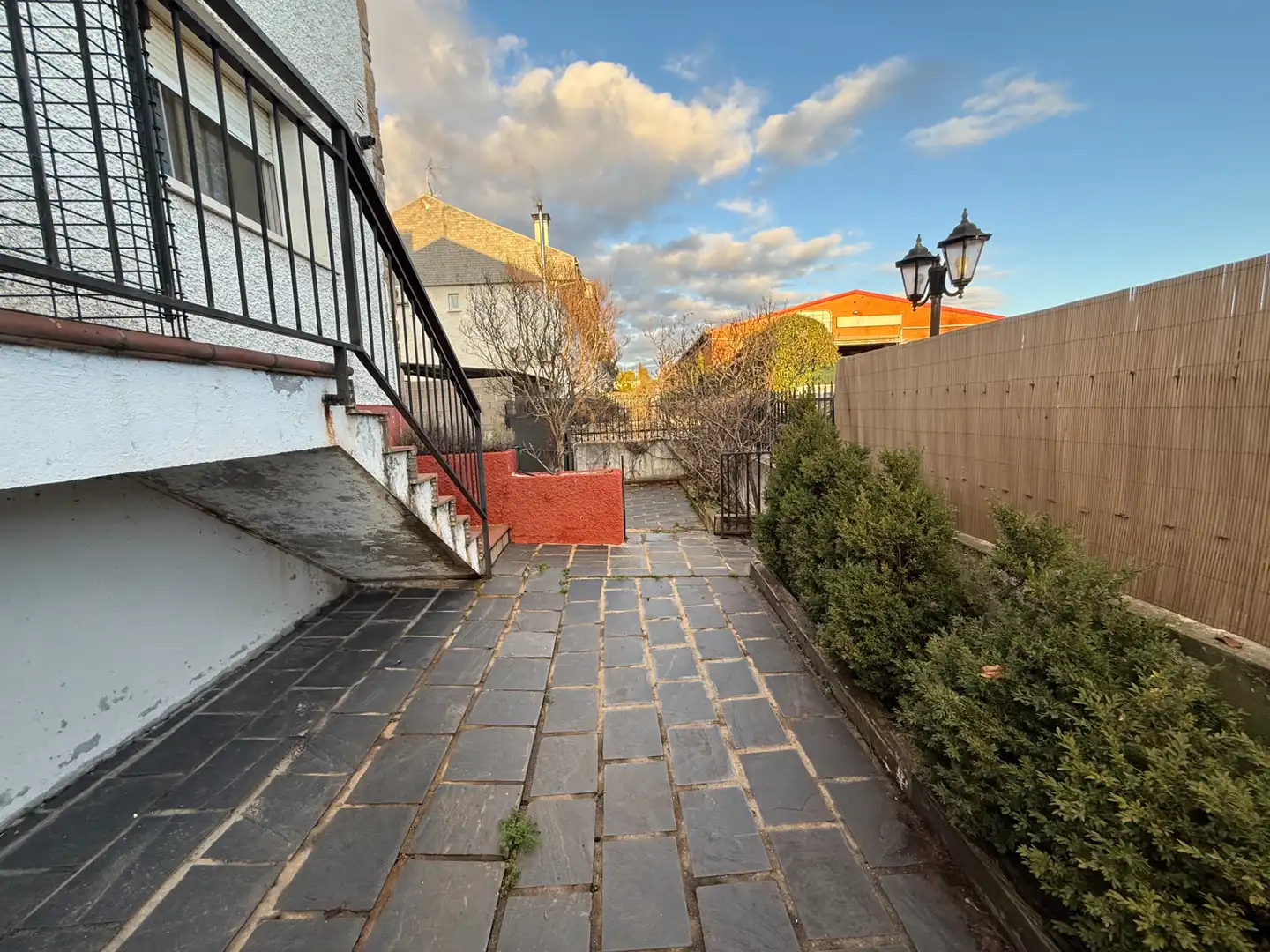 Vista exterior de Casa o chalet en venta en Galapagar con Calefacción, Jardín privado y Terraza