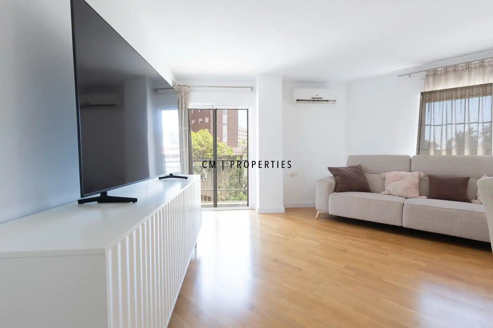 Vista exterior de Piso de alquiler en Valencia con Aire acondicionado, Parquet y Amueblado