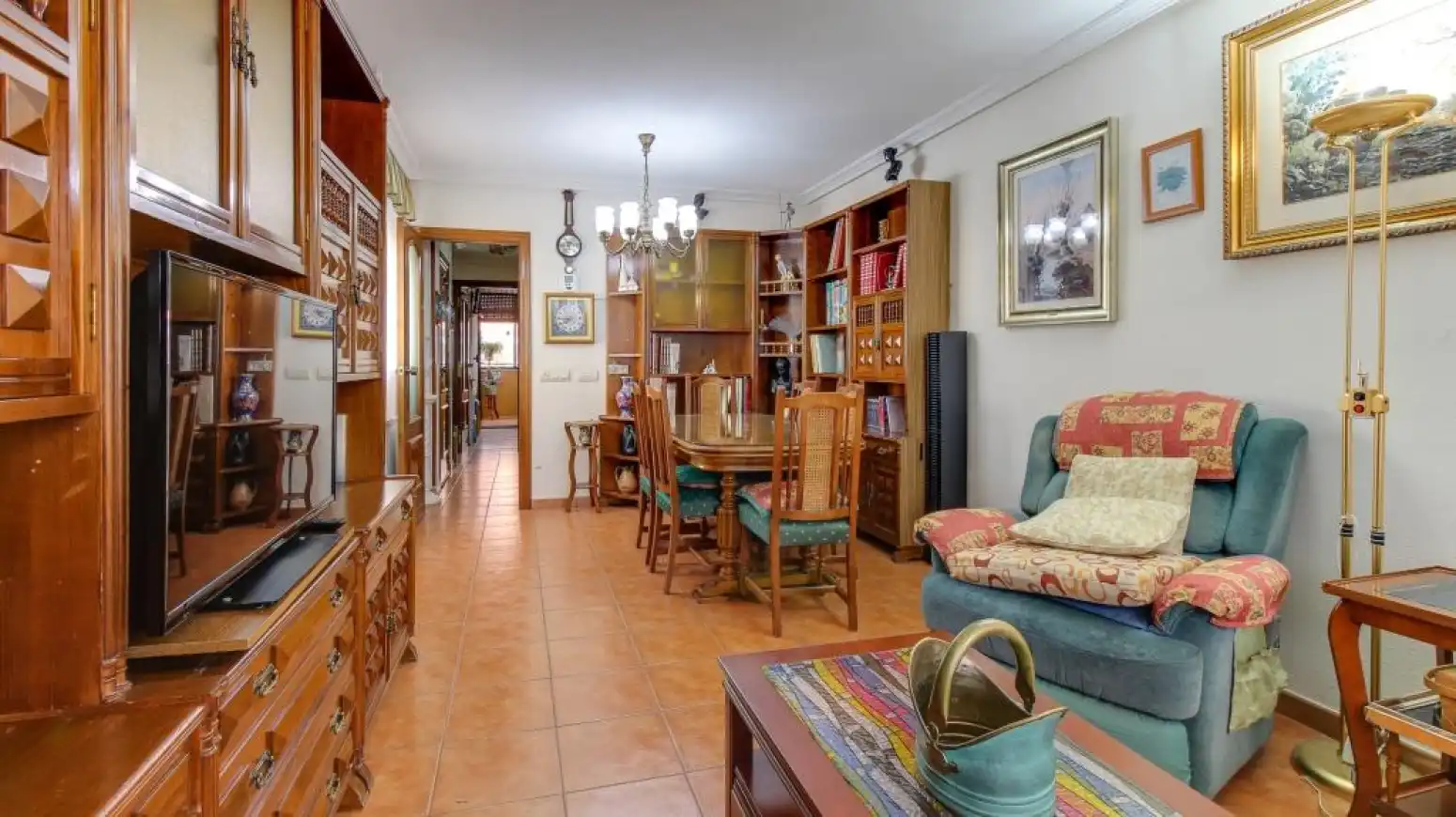 Wohnzimmer von Einfamilien-Reihenhaus zum Verkauf in Salamanca mit Heizung, Privatgarten und Parkett