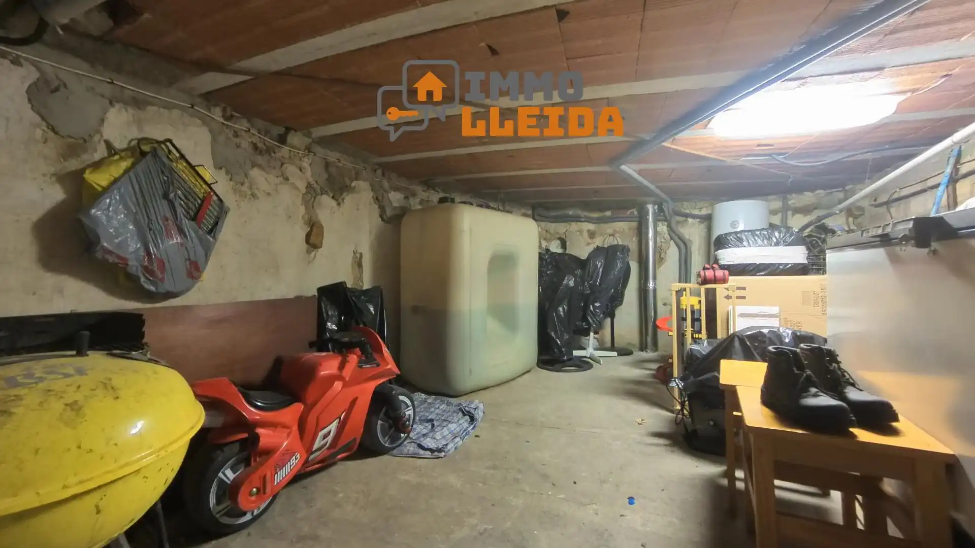 Casa adosada en venda en Artesa de Segre amb Calefacció, Moblat i Balcó