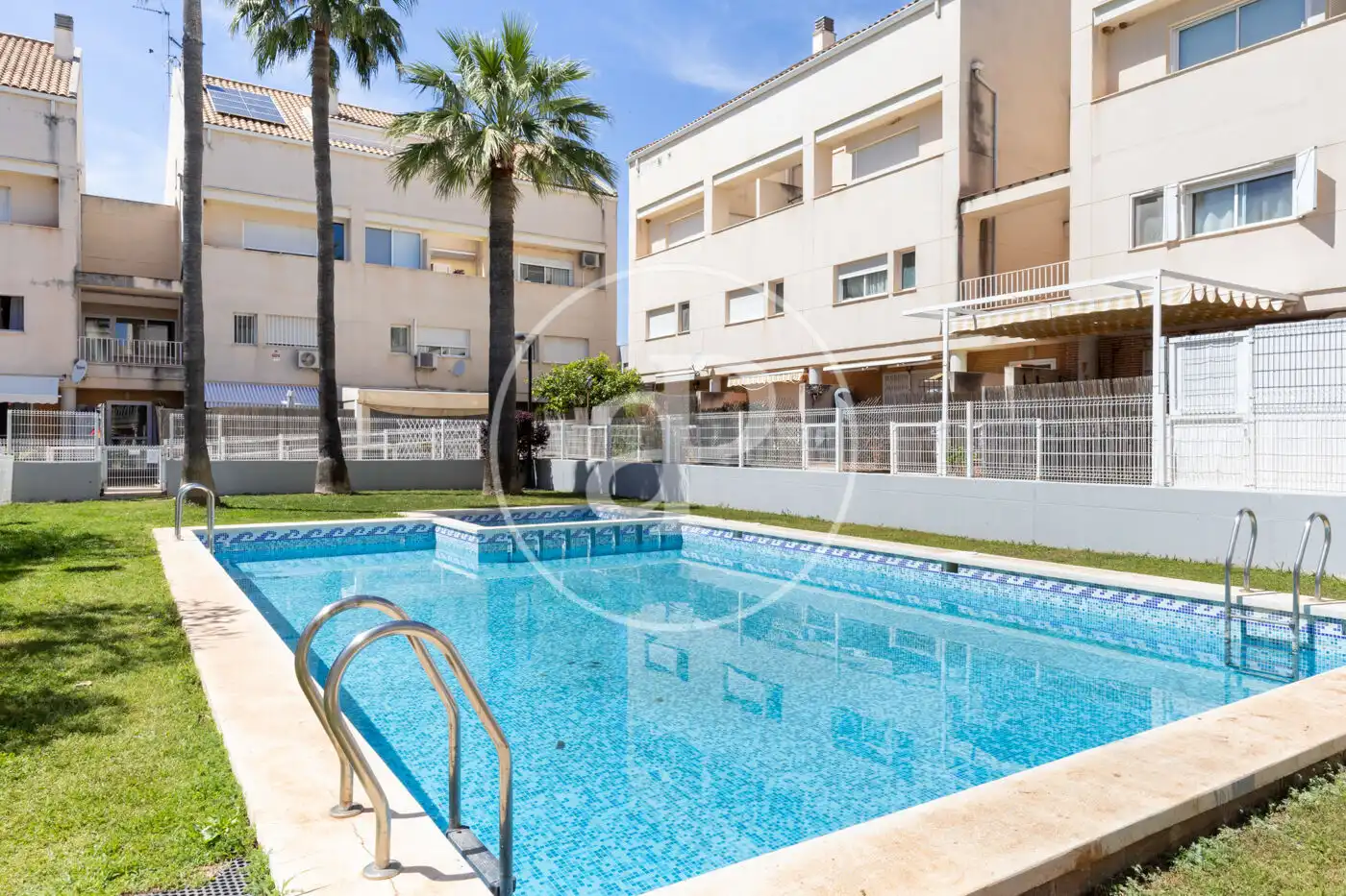 Piscina de Casa adosada de lloguer en Almenara amb Calefacció, Jardí privat i Terrassa