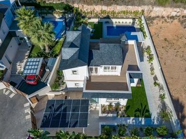 Casa con piscina in vendita a Carrrer Rei Jaume I