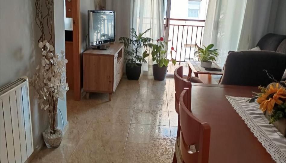 Living room of Flat for sale in Vilanova i la Geltrú  with Air Conditioner, Furnished and Oven