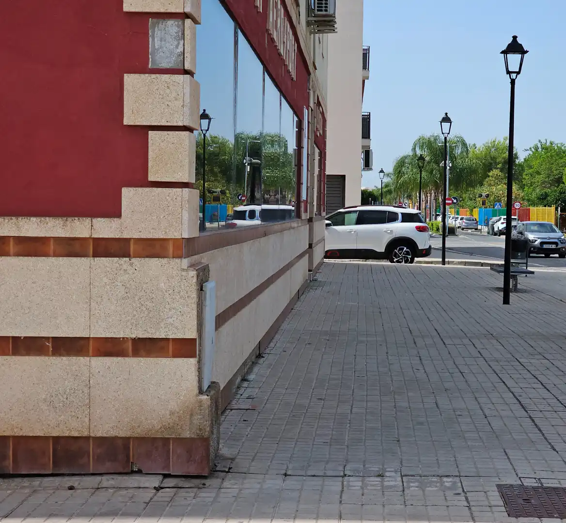 Local de alquiler en Calle Andrés Molina Moles, 26, La Algaba