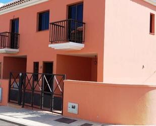 Vista exterior de Casa adosada en venda en Adeje amb Terrassa i Balcó