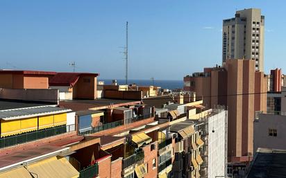 Vista exterior de Àtic en venda en Benidorm amb Aire condicionat i Terrassa