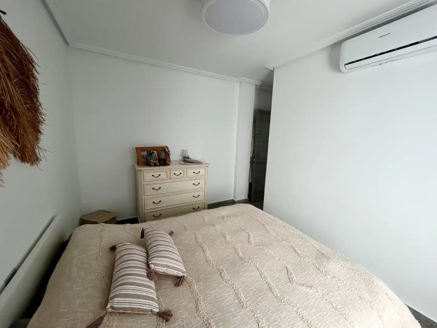 Dormitori de Apartament en venda en Orihuela amb Calefacció, Traster i Moblat