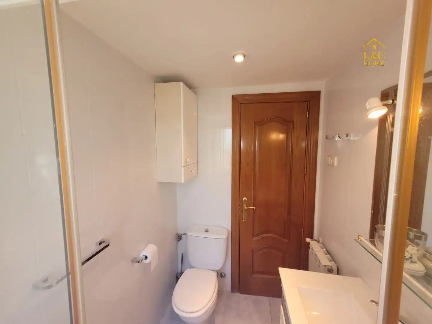 Baño de Piso en venta en Madrid con Calefacción, Terraza y Amueblado
