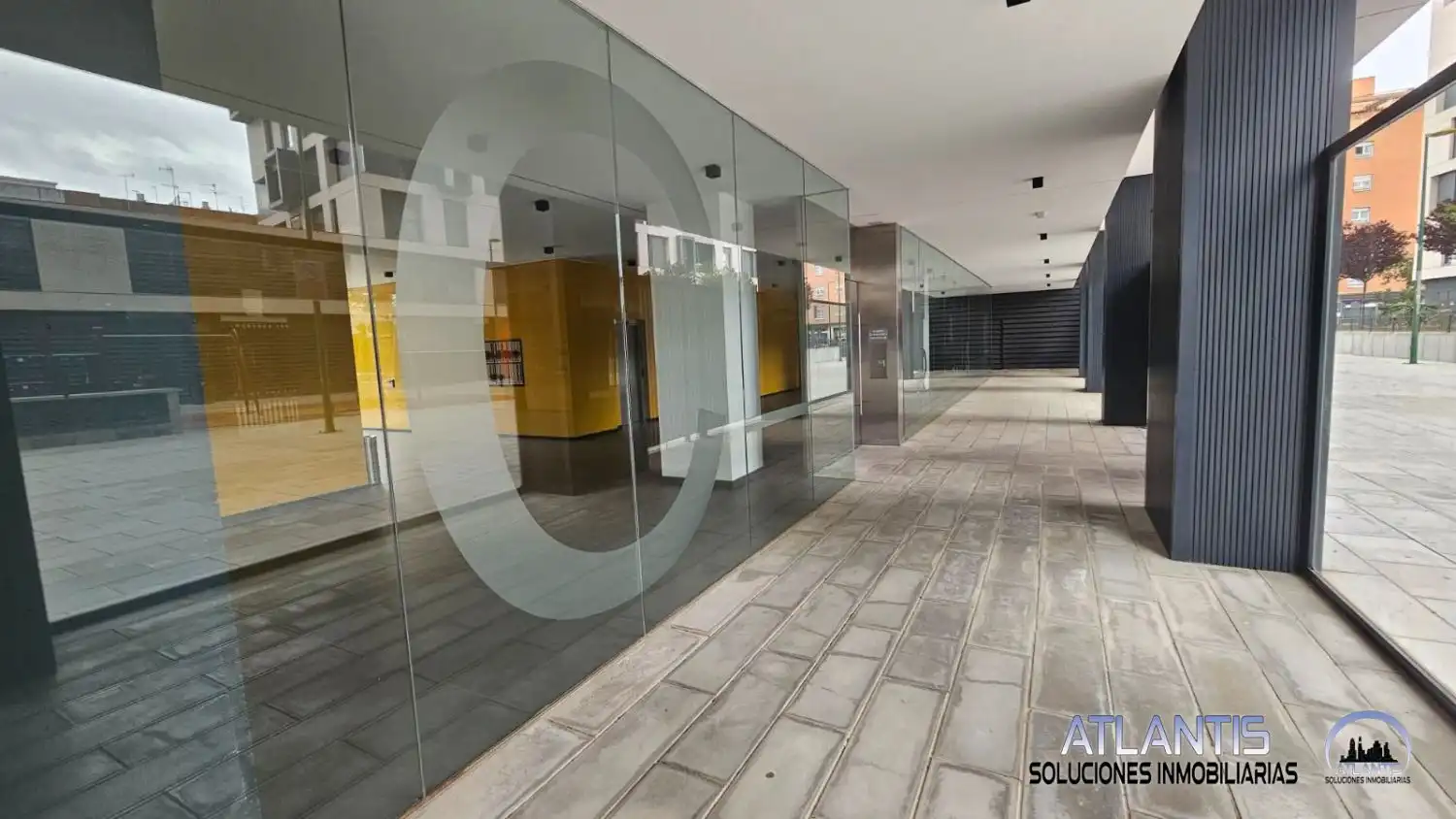 Flat for sale in Sevilla  with Air Conditioner, Heating and Community pool