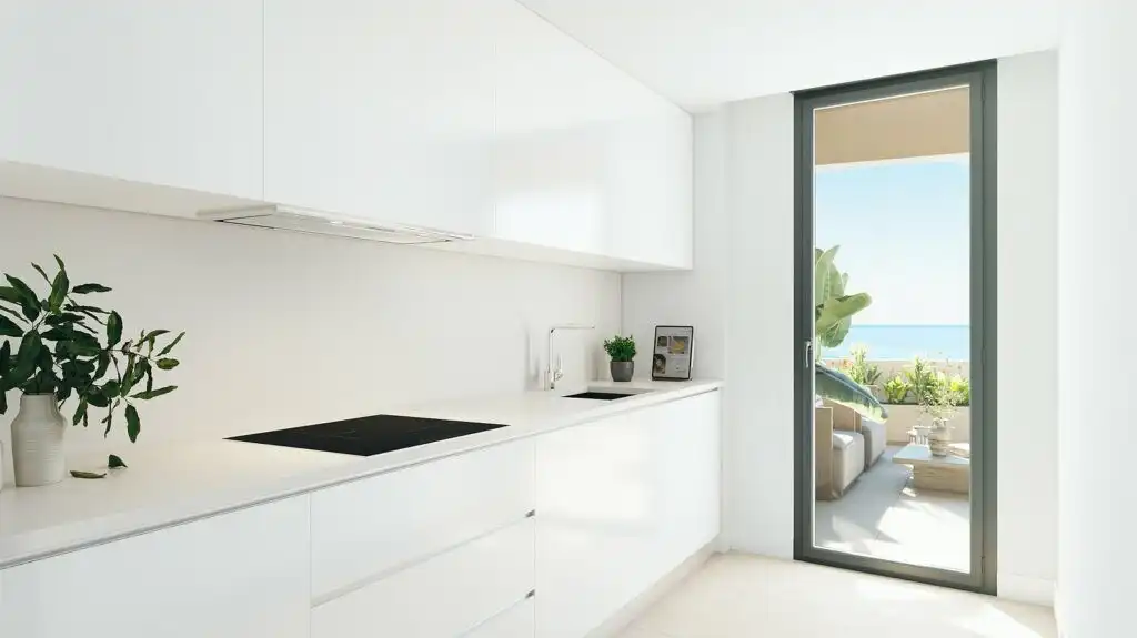Küche von Erdgeschoss zum Verkauf in Torremolinos mit Klimaanlage, Privatgarten und Terrasse