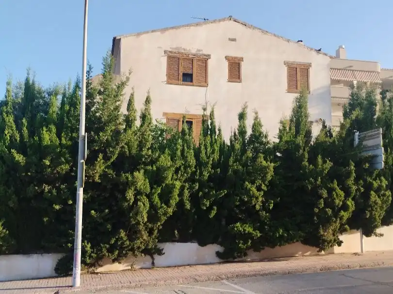 Casa pareada en venta en av de la font 36