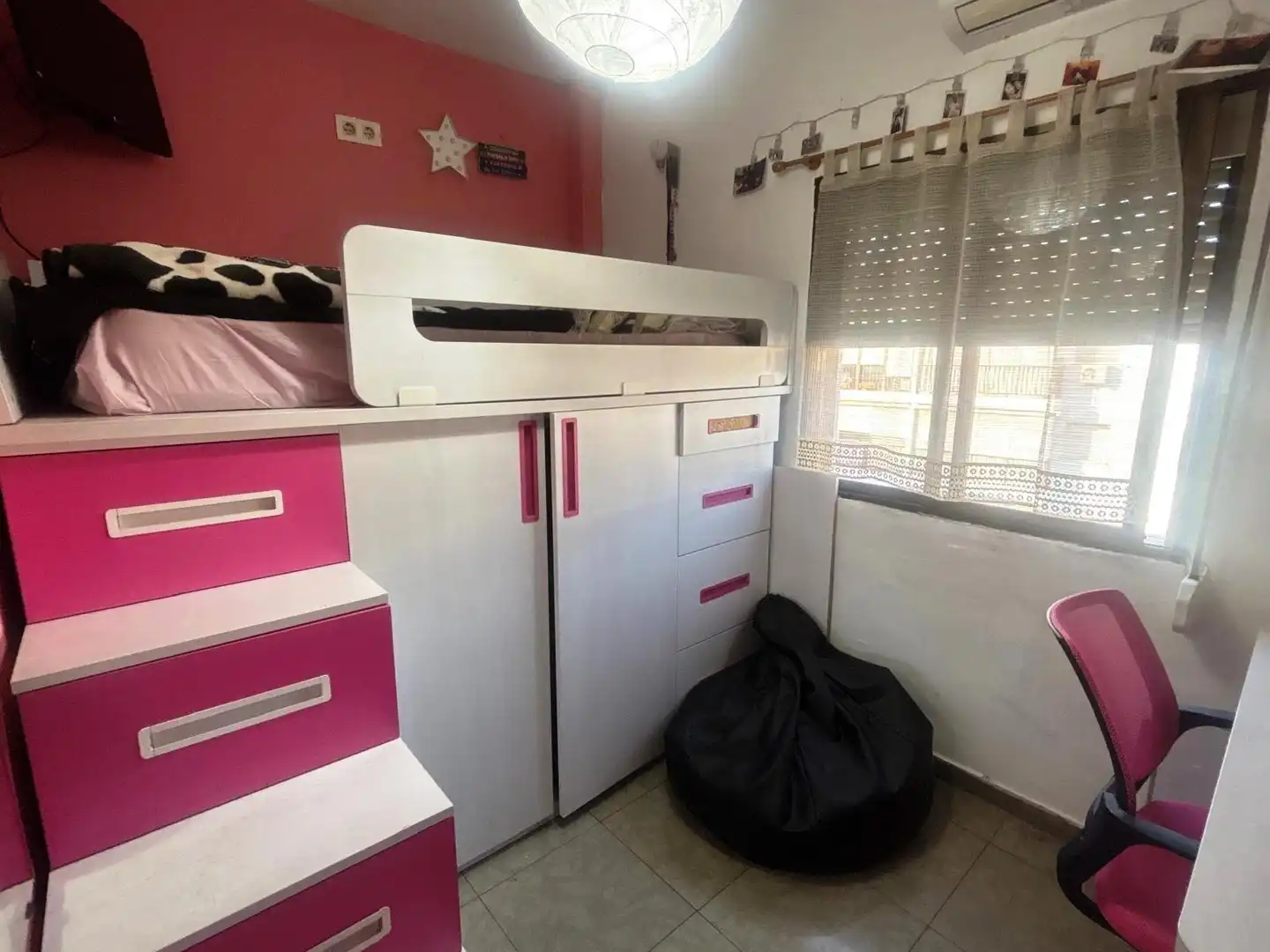 Schlafzimmer von Wohnung zum Verkauf in Gines mit Klimaanlage und Gemeinschaftspool