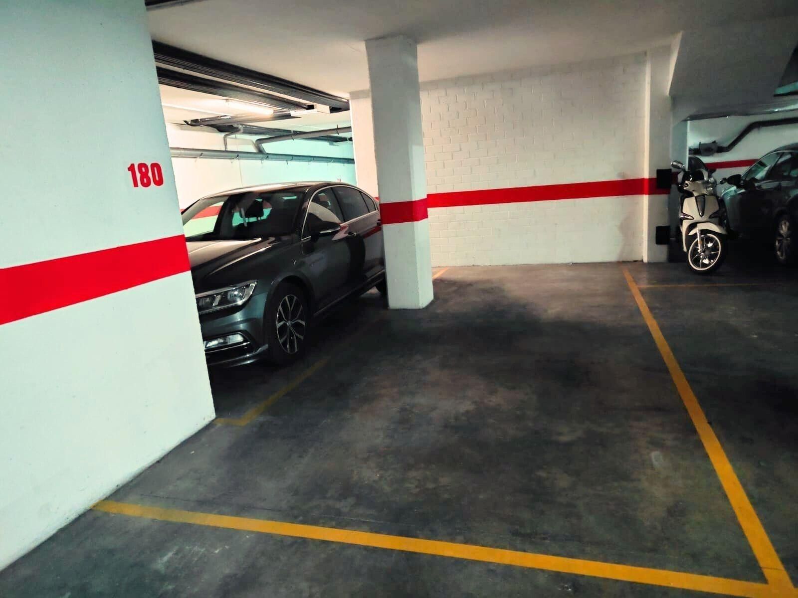 Garatge de lloguer a Calle Cineasta Adolfo Aznar, Parque de los Cineastas