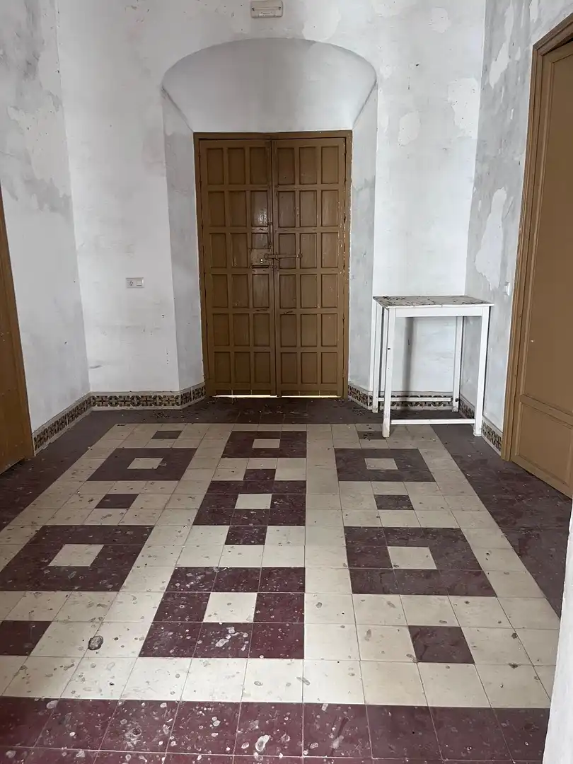 Buildings for sale in Constantina