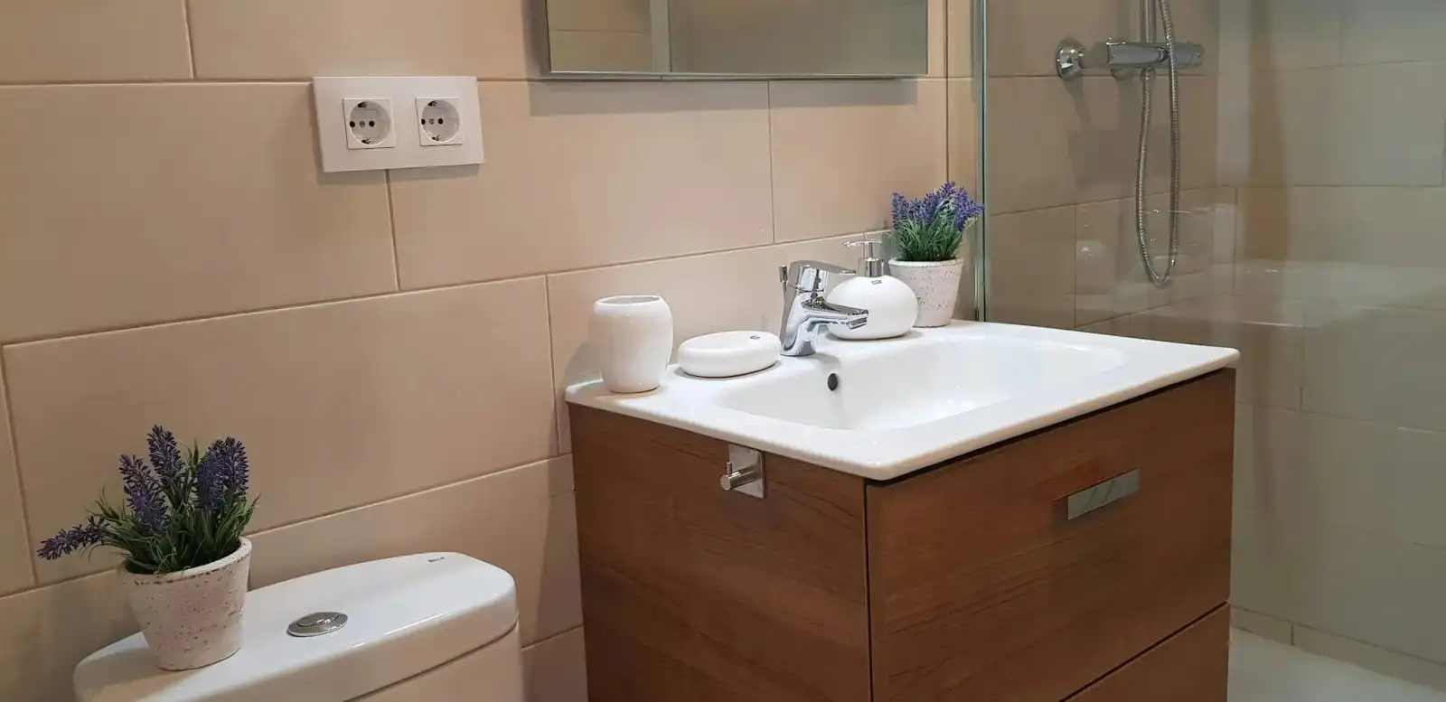 Bathroom of Flat for rent in Ciutat Vella