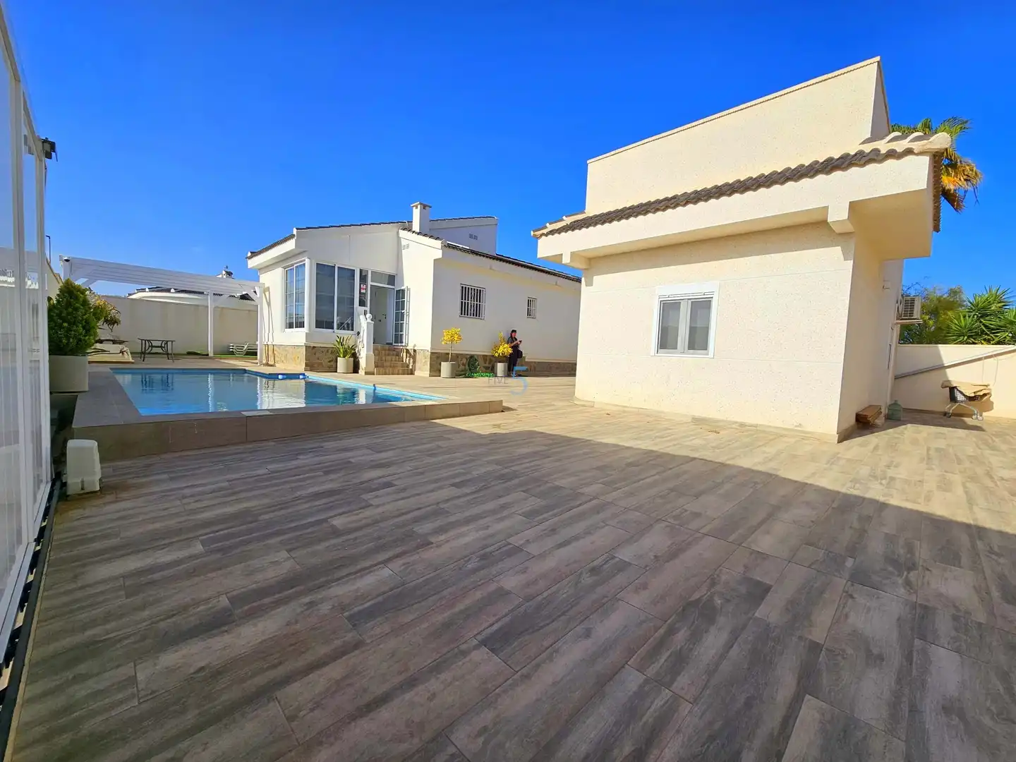 Vista exterior de Casa o xalet en venda en Rojales amb Aire condicionat, Calefacció i Terrassa