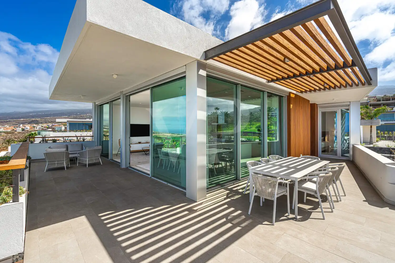 Terrasse von Dachboden zum Verkauf in Guía de Isora mit Klimaanlage, Terrasse und Balkon